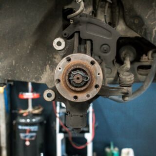 Minimale dikte van de remschijf bereikt? Wacht niet te lang om deze te laten vervangen! 💨 Hoe gaat zoiets in zijn werk? Check☝️

#cars #car #carsofinstagram #carporn #auto #carlifestyle #photography #supercars #ford #carswithoutlimits #automotive #jdm #instacar #turbo #carphotography #racing #luxury #m #supercar #instacars #garagemartens #hasselt #dimsport #chiptuning #tuning #trw #bosch #brakepads #brakedisc
