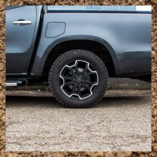 Bruut rubber en een panamericana grille voor dit werkpaard 🐎 

Vragen? Aarzel zeker niet om ons te contacteren!

+32 11 27 08 68
info@garage-martens.be 

#cars #car #carsofinstagram #carporn #auto #carlifestyle #photography #supercars #ford #carswithoutlimits #automotive #jdm #instacar #turbo #carphotography #racing #luxury #m #supercar #instacars #garagemartens #hasselt #dimsport #chiptuning #tuning #mercedes #xclass #generaltire